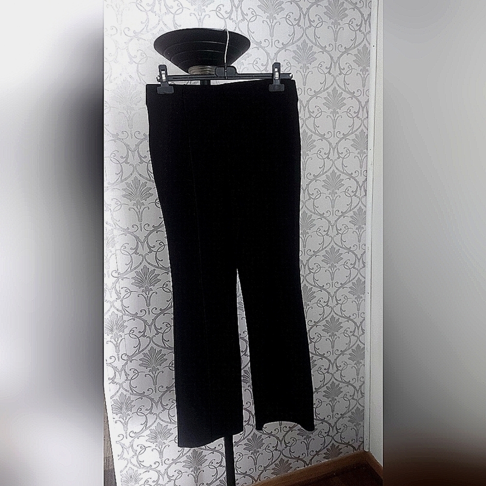 Minimalist Black Effortless Pants Retrology Sz Medium Casual Comfort Stretch